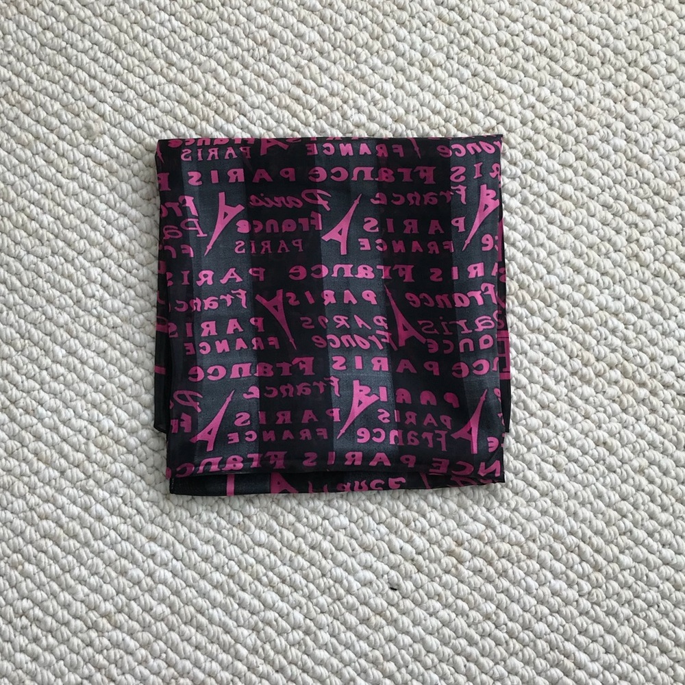 🟠10 for 10🟠 Cute graphic Paris scarf